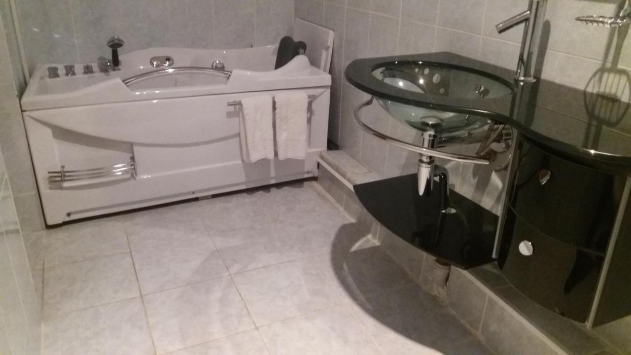 Saryarka Hotel アスターナ エクステリア 写真